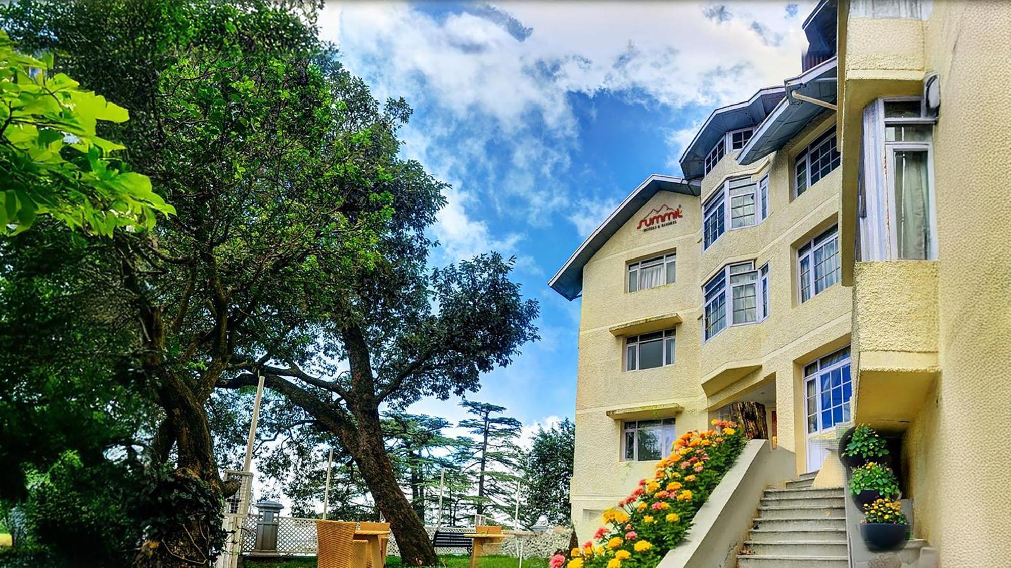 Summit Le Royale Hotel, Шимла Экстерьер фото
